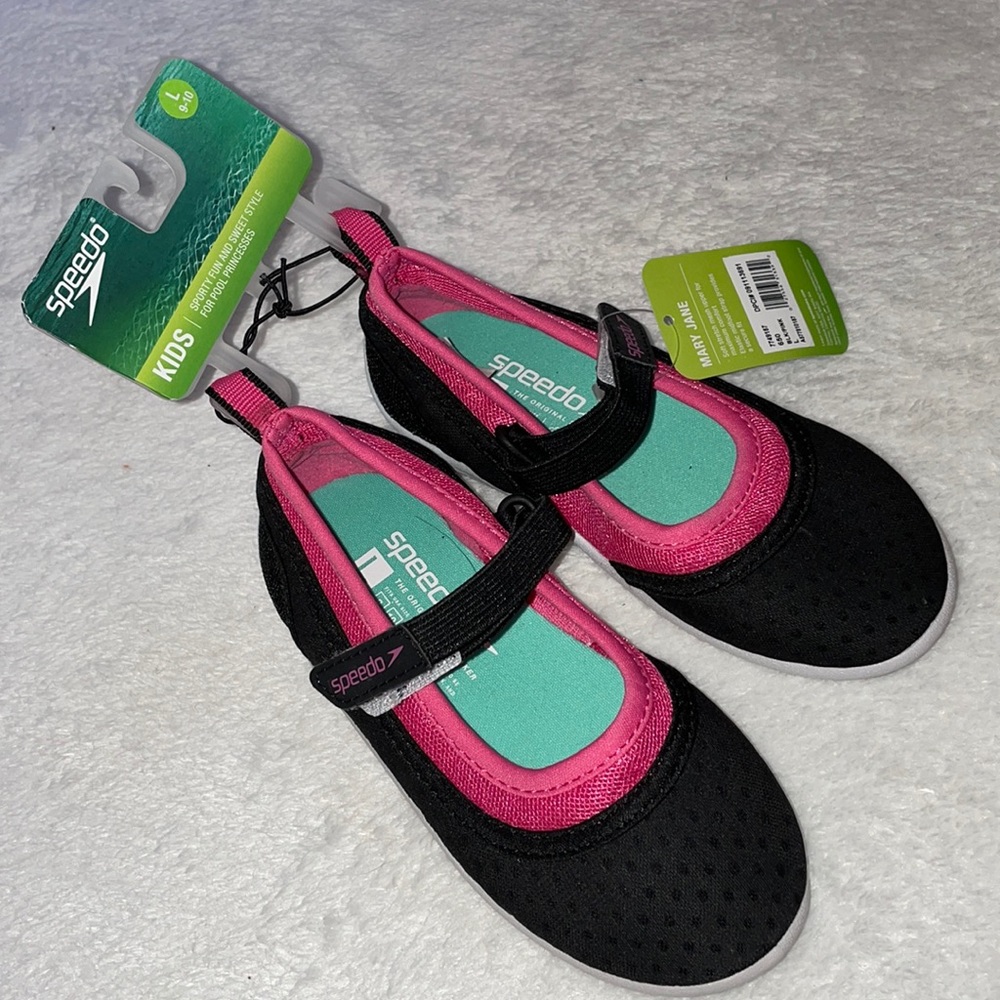NWT KIDS Speedo Water Shoes